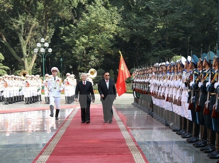 Grand welcome ceremony for Lao leader in Hanoi - 1