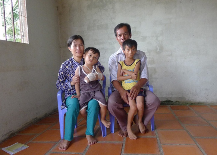 Ill family calls for help for son with heart-disease - 1