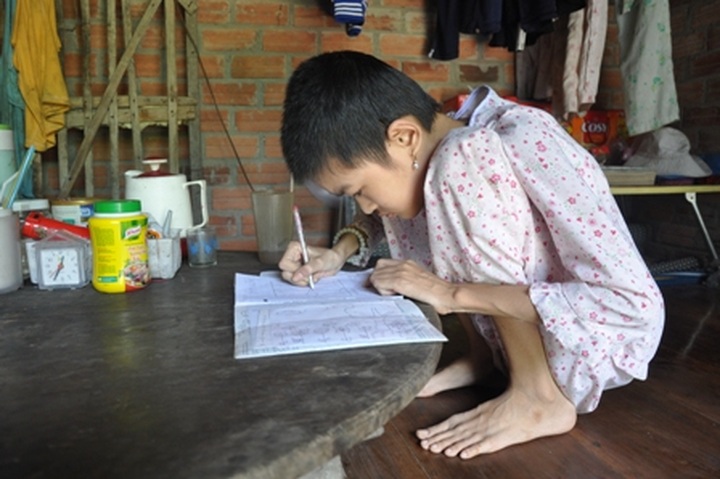 The unfortunate life of three small sisters - 2