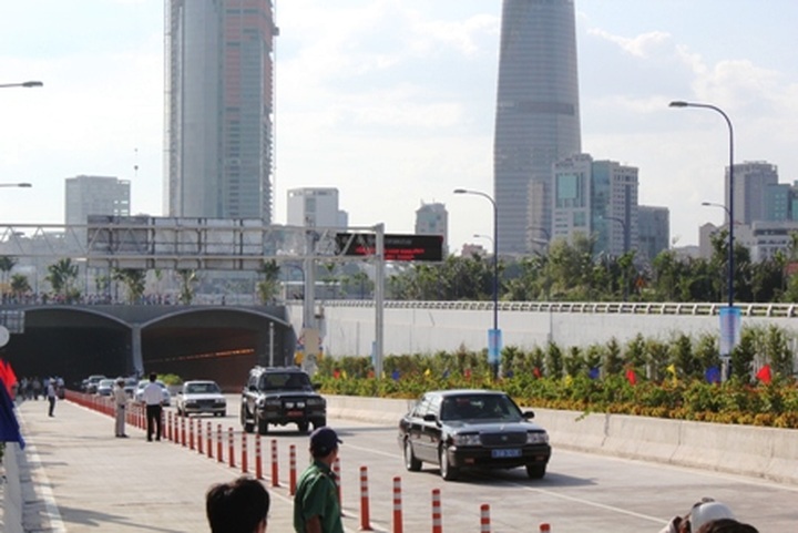 Southeast Asia’s biggest river tunnel opens in HCM City - 2