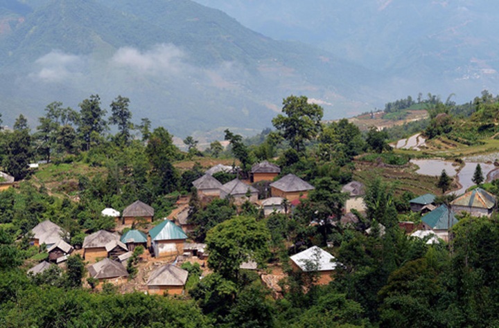 Black Ha Nhi people in Lao Cai - 2