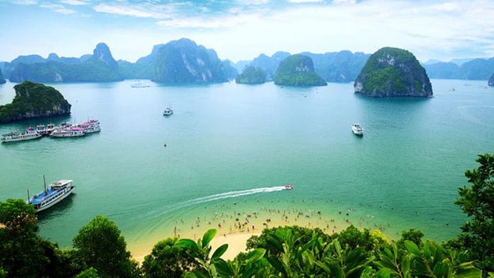 Vietnam among top 8 best Christmas trips for solo travellers - 1