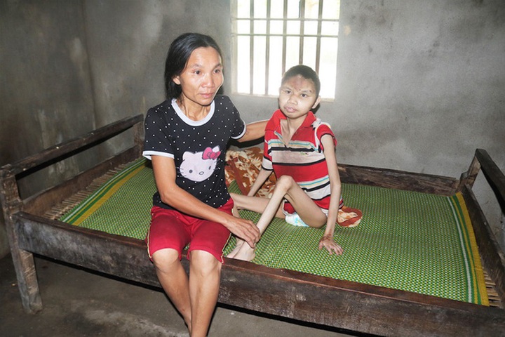 Brothers struggle with cerebral palsy and bone cancer - 1 Brothers struggle with cerebral palsy and bone cancer - 1