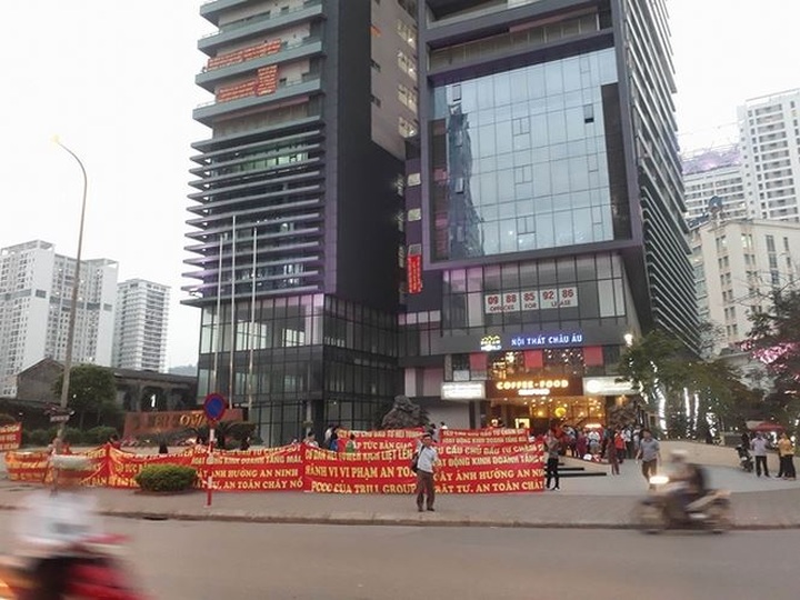Hanoians rally for better fire safety measures - 2 Hanoians rally for better fire safety measures - 2