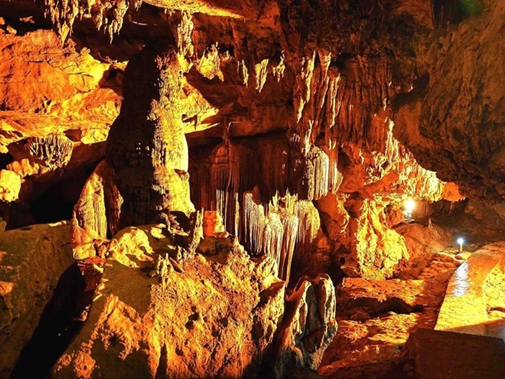 Magnificent volcanic cavern found in Central Highlands - 1