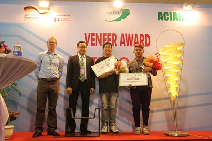University students win 1st veneer furniture design award - 1