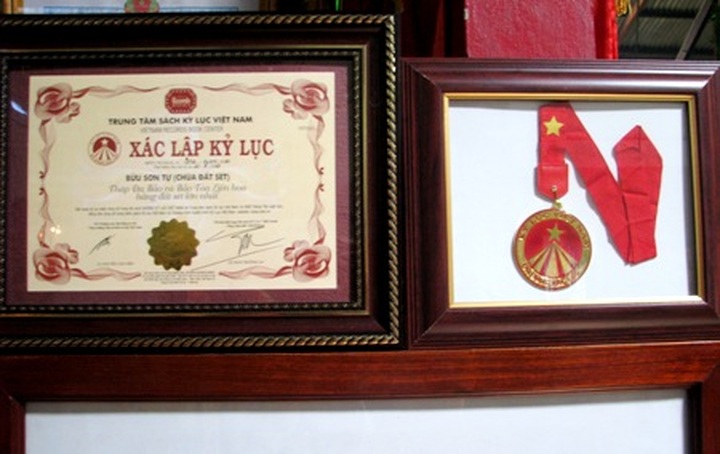 Buu Son Temple sets Vietnamese records - 1