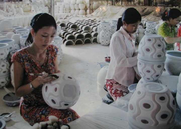 200-plus outstanding pottery displays in Can Tho - 2
