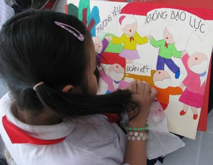 Pupils raise their voice against school violence - 17 Pupils raise their voice against school violence - 17