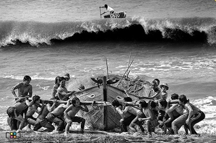 Vietnamese photographer wins award - 1