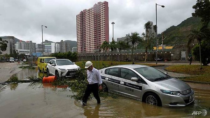 Ten dead as typhoon smashes into Macau, Hong Kong and south China - 1 Ten dead as typhoon smashes into Macau, Hong Kong and south China - 1