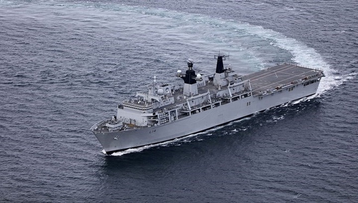 UK Royal Navy's ship HMS Albion visits Vietnam - 1