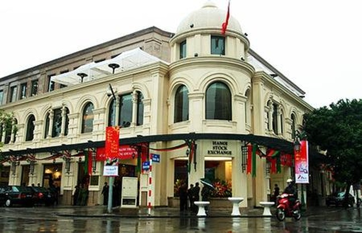 ADB hails Vietnamese bond growth - 1