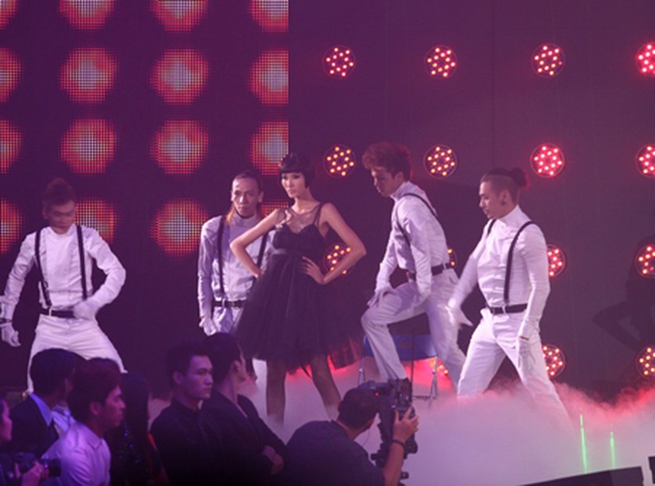 Stunning finale for Vietnam's Next Top Model 2011 - 7 Stunning finale for Vietnam's Next Top Model 2011 - 7