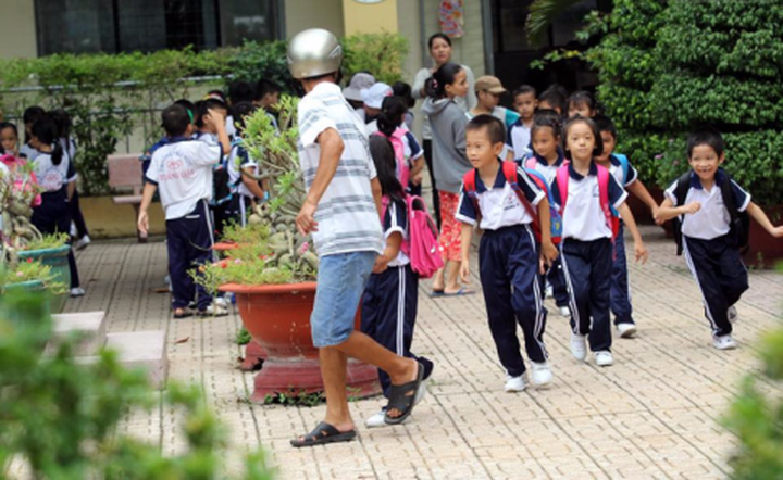 Controversy over traffic commitment for six year-olds - 1 Controversy over traffic commitment for six year-olds - 1