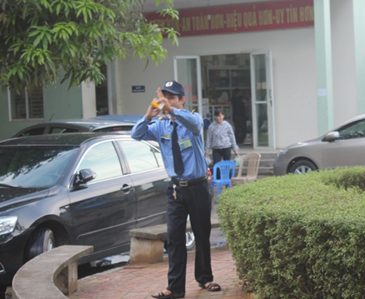 Lack of enforcement makes mockery of new smoking ban - 6 Lack of enforcement makes mockery of new smoking ban - 6