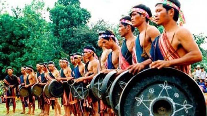 Preserving Central Highland cultures and identities - 1 Preserving Central Highland cultures and identities - 1