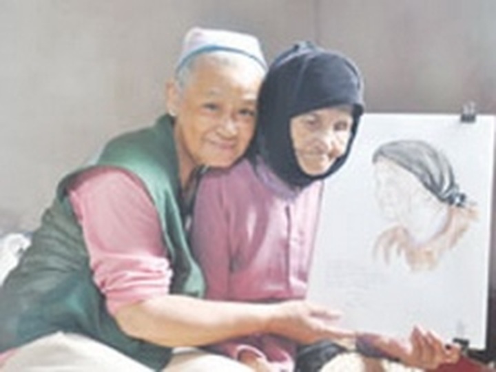 Painter dedicates her art to Heroic Mothers - 1 Painter dedicates her art to Heroic Mothers - 1