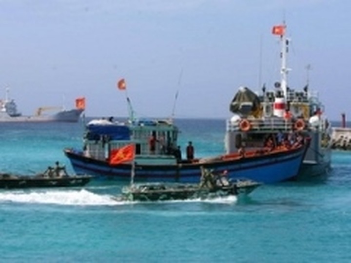 Volunteers set off on Pink Holiday campaign - 1