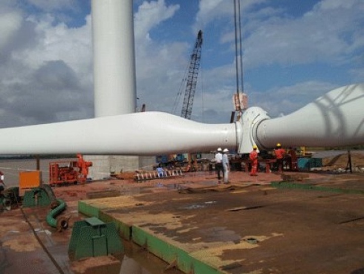 Vietnam’s first sea wind turbines built in Bac Lieu - 1 Vietnam’s first sea wind turbines built in Bac Lieu - 1