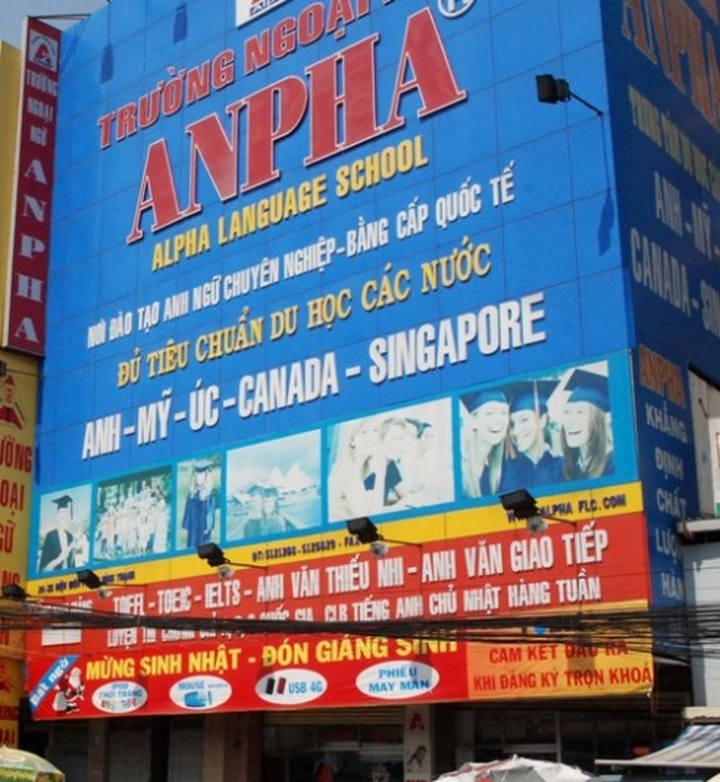 English centres closed overnight, students in limbo - 1