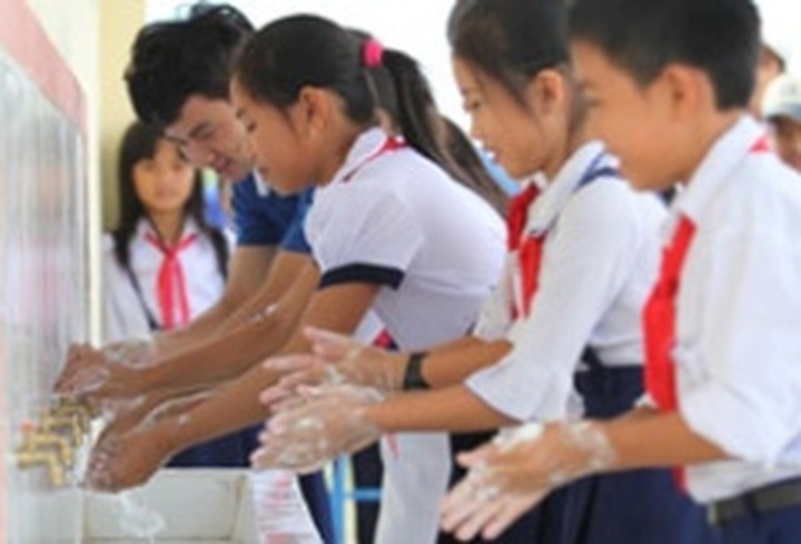 Potable water provided to schools in Vietnam - 1