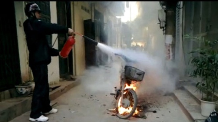 Expert blames unqualified gasoline for bike fires - 1