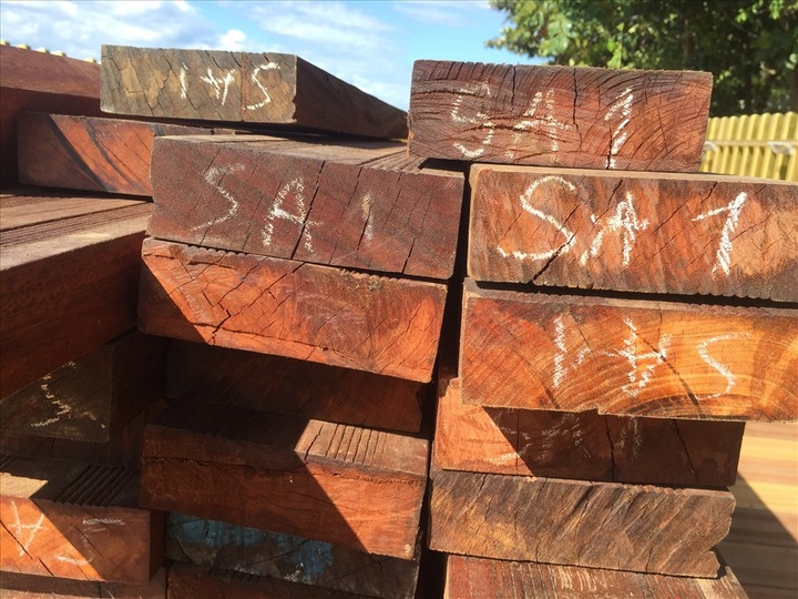 Huong River luxury wood walkway already damaged - 2