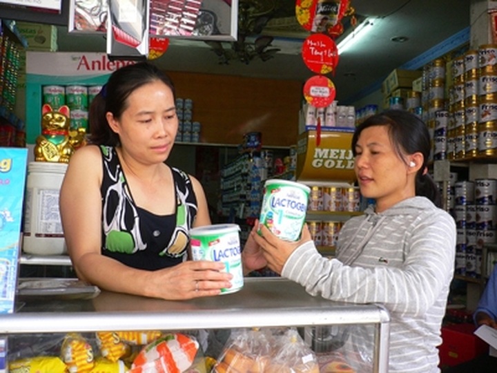 Infant formula companies blamed for low rate of breastfeeding - 1