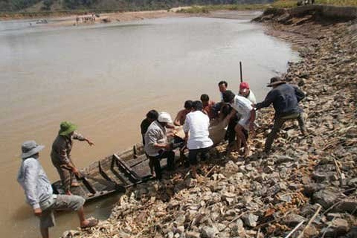 Last body recovered from boat tragedy in Dak Lak Province - 1