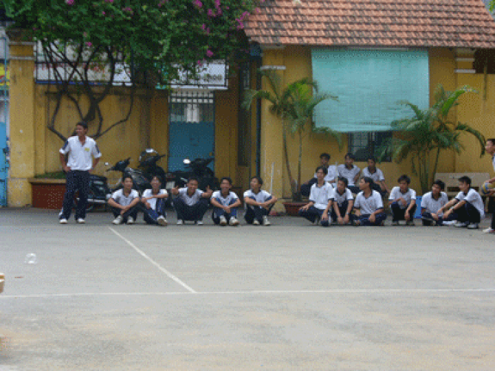 School premises banned for commercial advertisements - 1