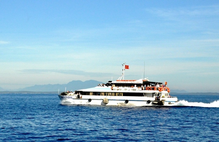 Ly Son Island's tourism rush - 1