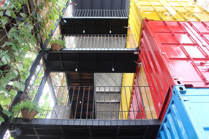 Nha Trang shipping container hostel design praised - 5