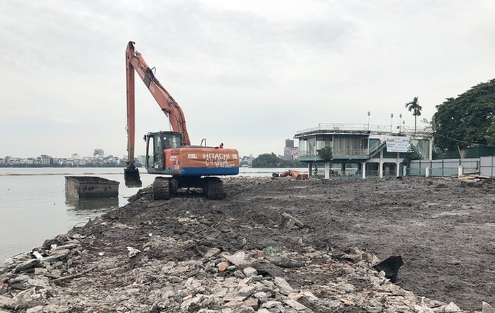 Authorities deny filling in West Lake for real estate - 1