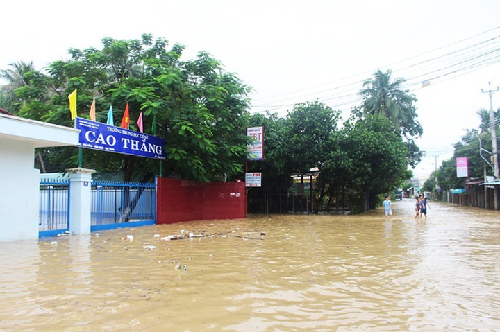 Nha Trang experiences floods - 1