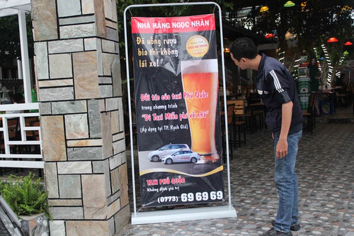 Taxis drive drunk customers home - 1