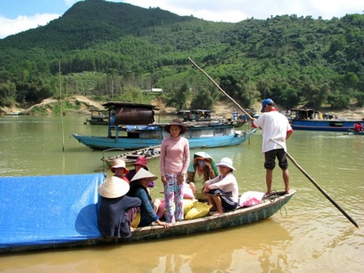 Last Tet for the fisher village on Thu Bon River - 2 Last Tet for the fisher village on Thu Bon River - 2