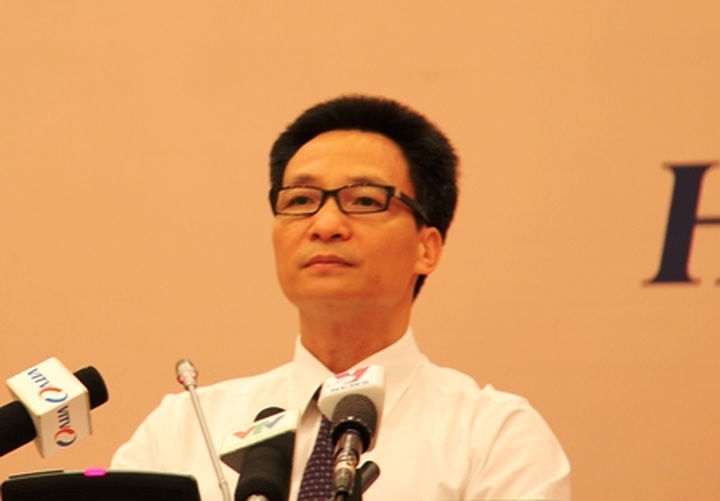 Government pledges "no limits" on banking system cleanup - 1