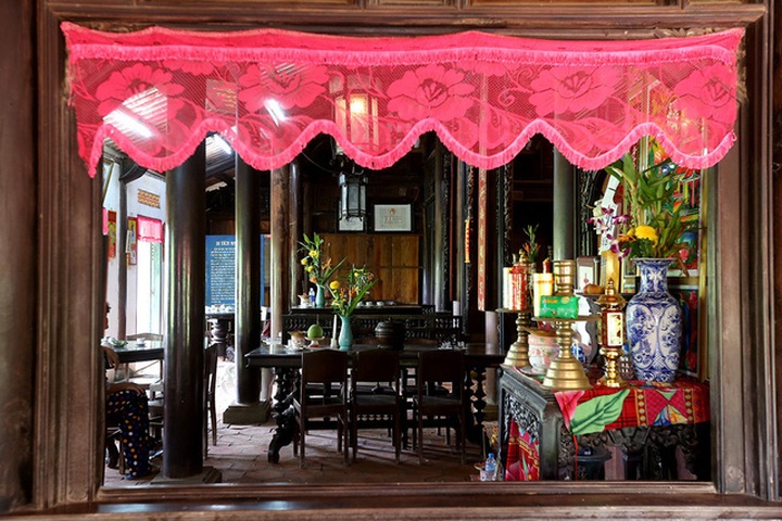 Old house with 120 wooden pillars in Long An - 9