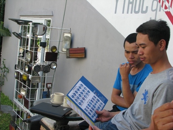 Danang cafe sends message about traffic culture - 3