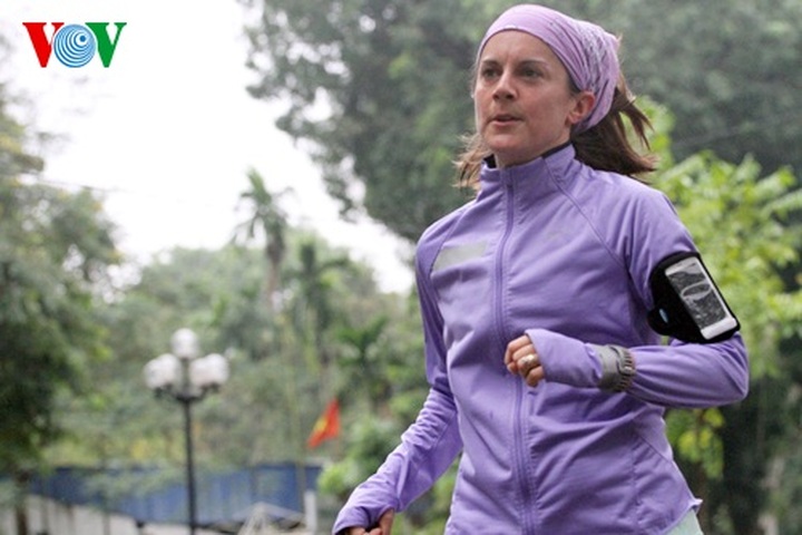 Thousands of people join Hanoi Run For Children 2014 - 9