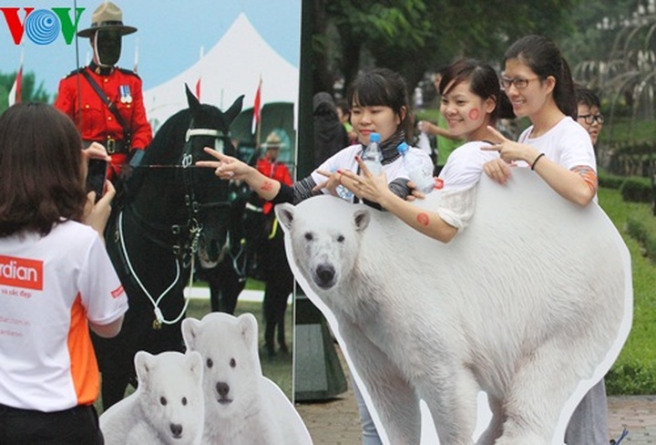 Thousands of people join Hanoi Run For Children 2014 - 12