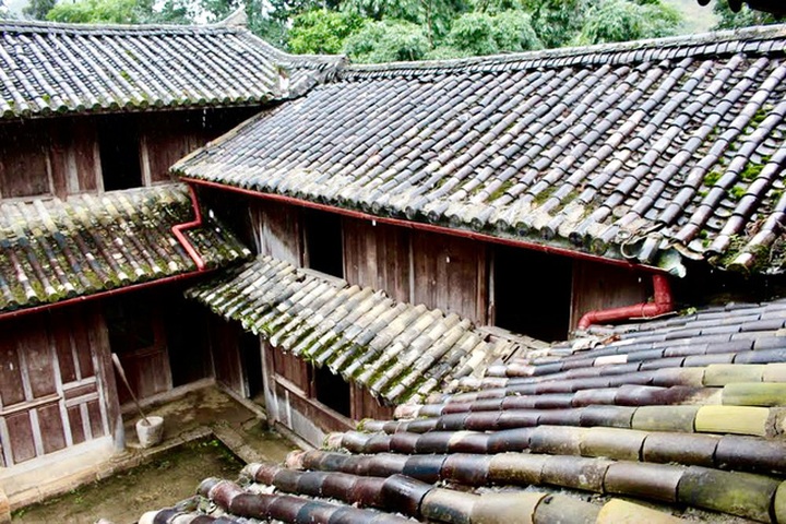 Explore the H'mong King’s Palace in Ha Giang - 1