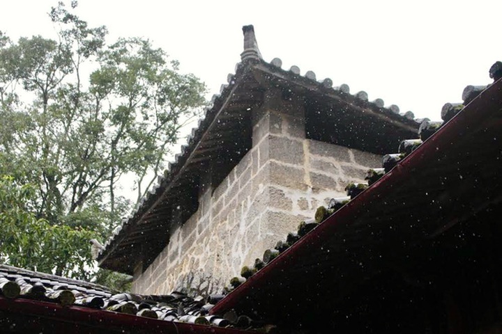 Explore the H'mong King’s Palace in Ha Giang - 3