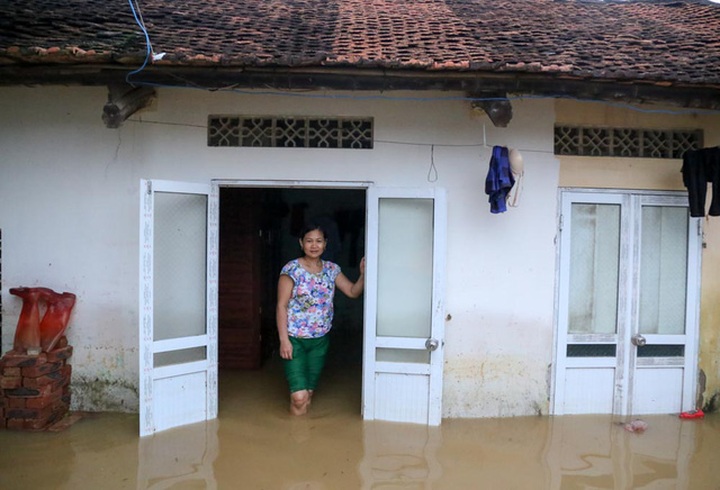 Hanoi district still faces serious flooding - 9