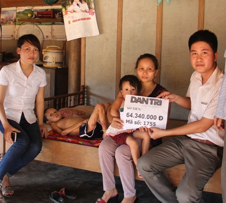 Readers help two sick boys in Ha Tinh Province - 2