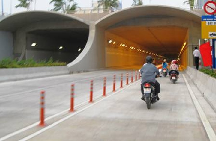 Southeast Asia’s biggest river tunnel opens in HCM City - 6