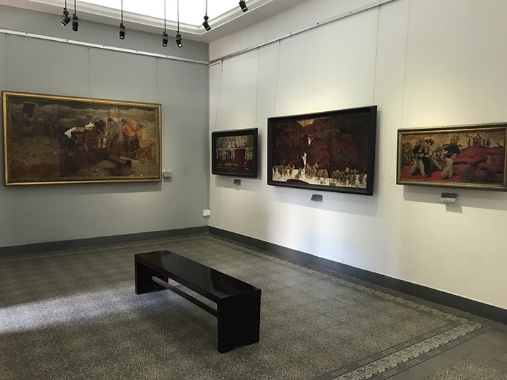 Are local museums falling out of favour? - 1 Are local museums falling out of favour? - 1