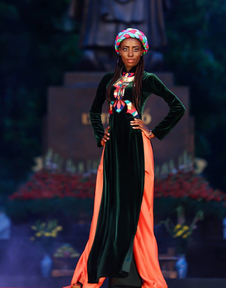 Fashion event celebrates Uncle Ho’s 125th Birthday - 6