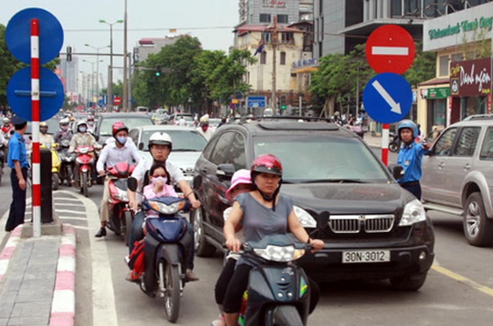 New overpasses fail to clear traffic congestion - 7